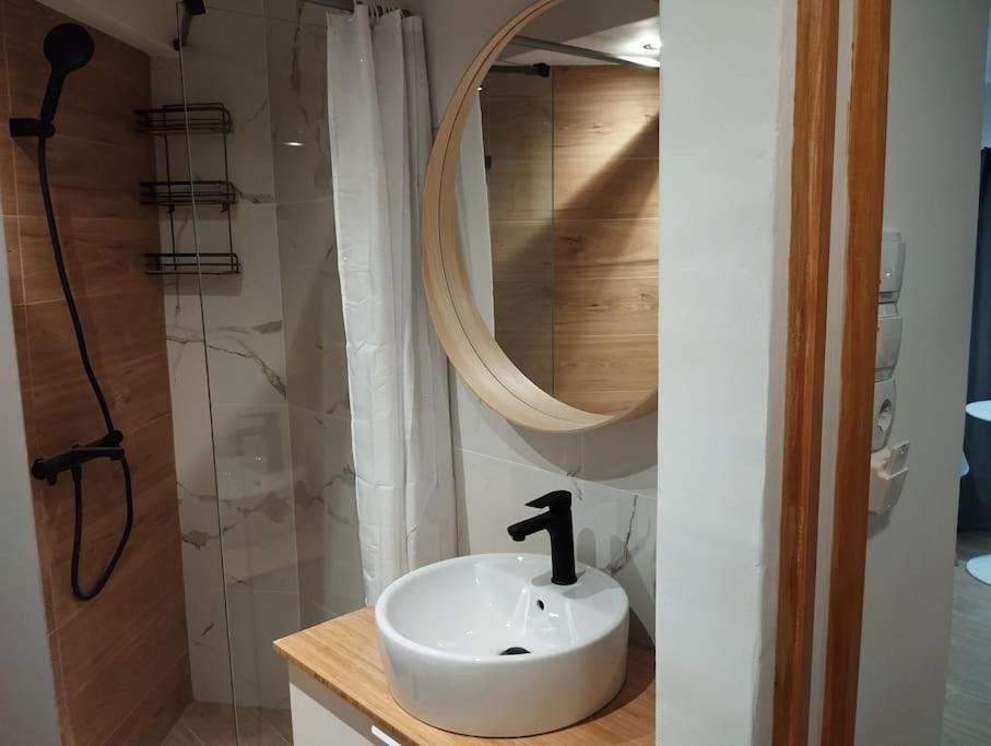 Nektar Cosy Apartment In City Centre Athens Luaran gambar